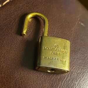 Louis Vuitton Lock, make a key chain?